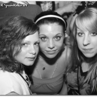 093