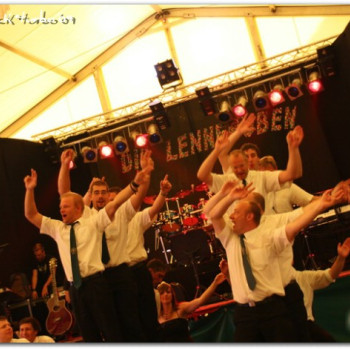 077